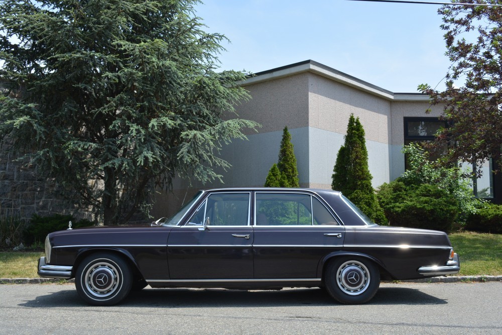 Used 1970 Mercedes-Benz 280SEL W/Sunroof and 4-Speed manual | Astoria, NY