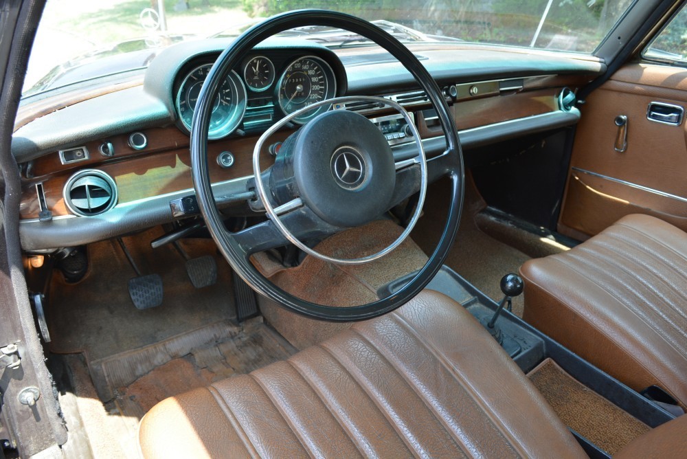 Used 1970 Mercedes-Benz 280SEL W/Sunroof and 4-Speed manual | Astoria, NY