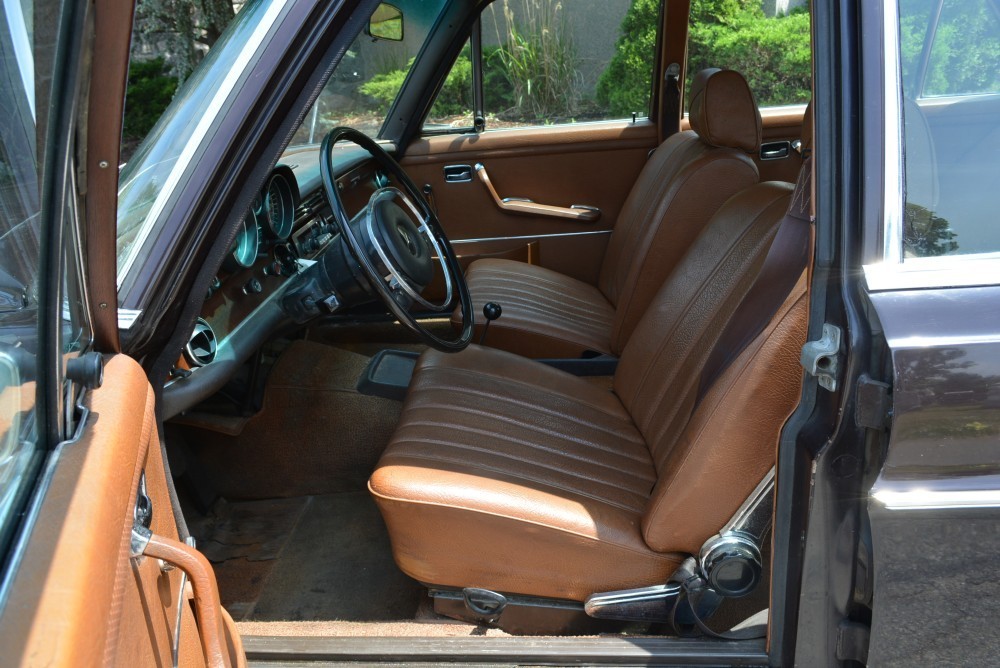 Used 1970 Mercedes-Benz 280SEL W/Sunroof and 4-Speed manual | Astoria, NY