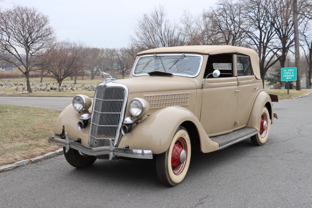 1935 Ford Model 48 