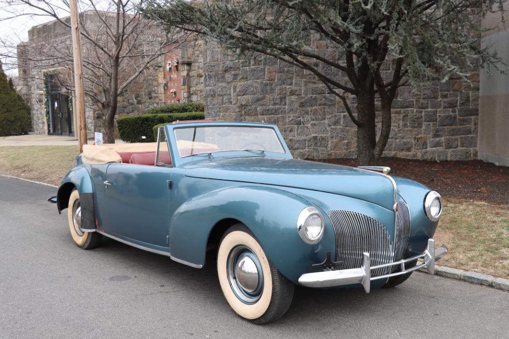 1940 Lincoln Zephyr 